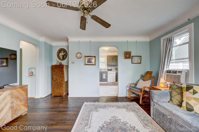 521 E Chesterfield Street, Ferndale, MI 48220