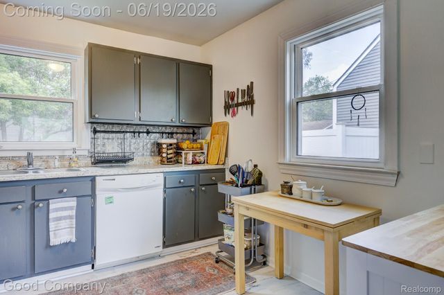 521 E Chesterfield Street, Ferndale, MI 48220