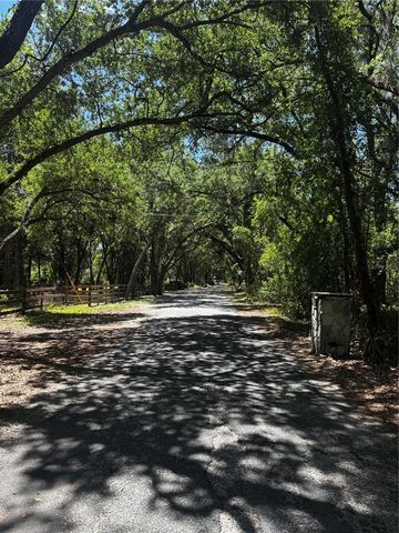 7027 CHARLES HUMPHREY ROAD, Plant City, FL 33565