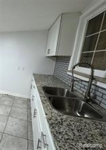 17321 Santa Rosa Drive, Detroit, MI 48221