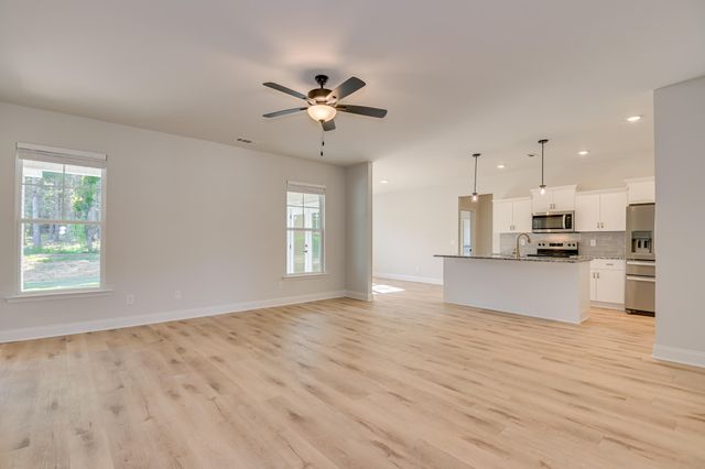 1686 Pine Ridge Dr N, Hephzibah, GA 30815