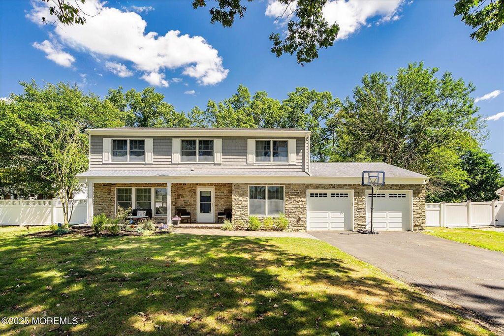 5 Yeoman Way, Manalapan, NJ 07726