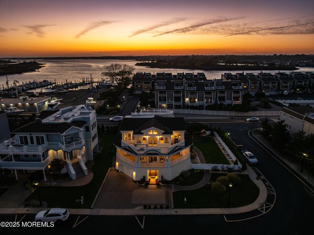2 Tradewinds Lane, Sea Bright, NJ 07760