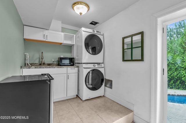 2 Tradewinds Lane, Sea Bright, NJ 07760