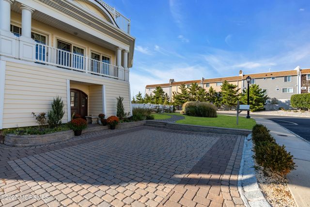 2 Tradewinds Lane, Sea Bright, NJ 07760