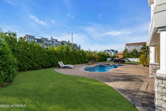 2 Tradewinds Lane, Sea Bright, NJ 07760