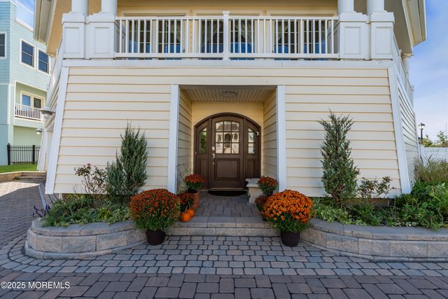 2 Tradewinds Lane, Sea Bright, NJ 07760