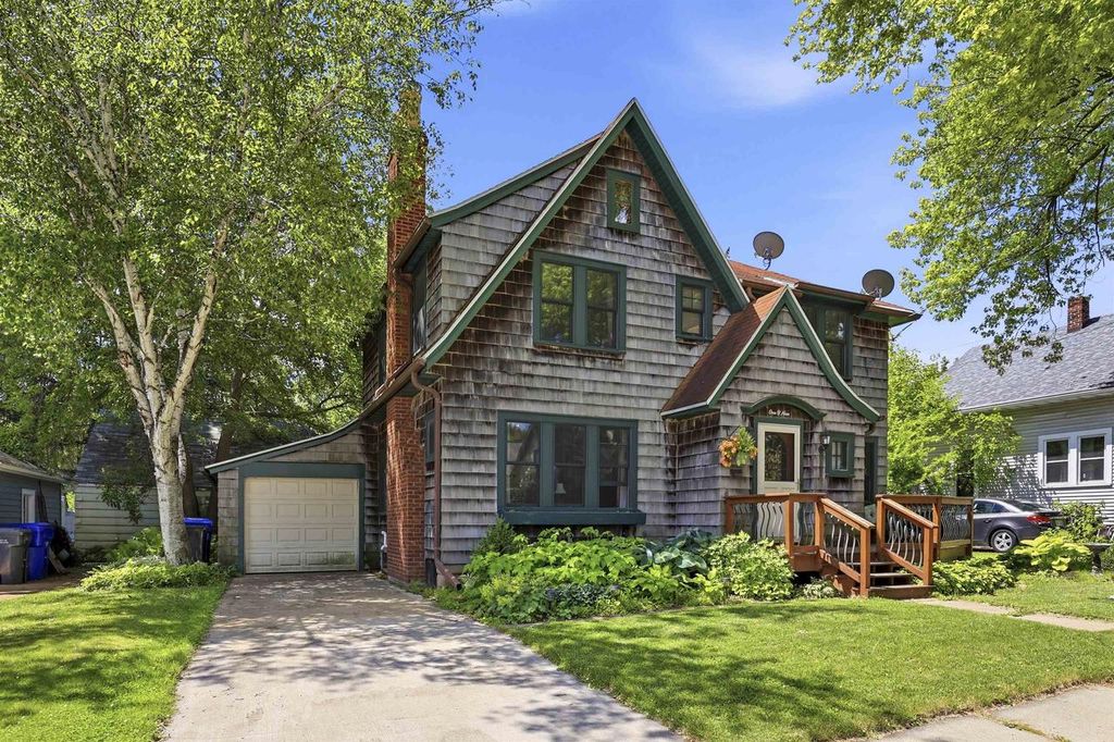 109 E ROOSEVELT STREET, Appleton, WI 54911