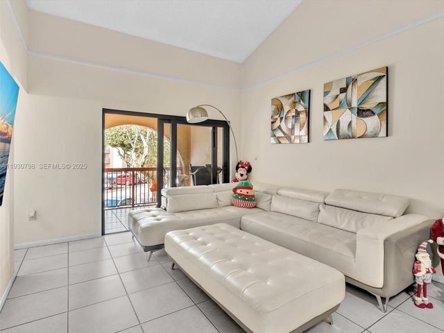 10241 NW 9th St Cir 204-5, Miami, FL 33172