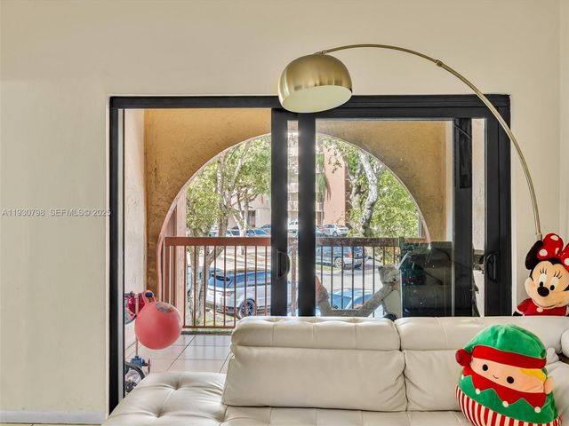 10241 NW 9th St Cir 204-5, Miami, FL 33172