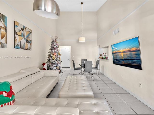 10241 NW 9th St Cir 204-5, Miami, FL 33172