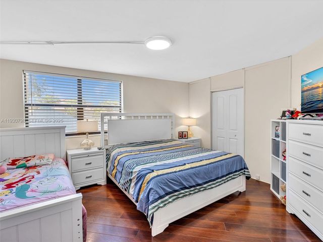 10241 NW 9th St Cir 204-5, Miami, FL 33172