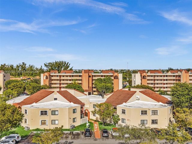 10241 NW 9th St Cir 204-5, Miami, FL 33172