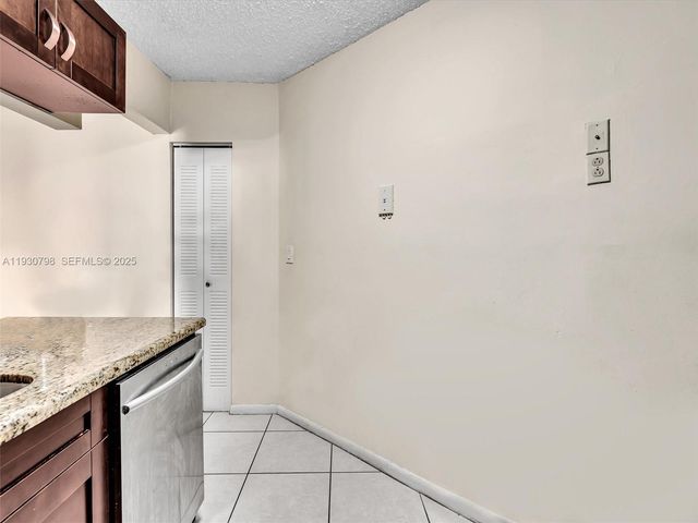 10241 NW 9th St Cir 204-5, Miami, FL 33172