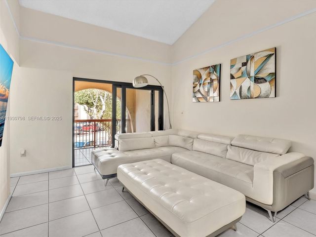 10241 NW 9th St Cir 204-5, Miami, FL 33172