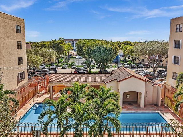 10241 NW 9th St Cir 204-5, Miami, FL 33172