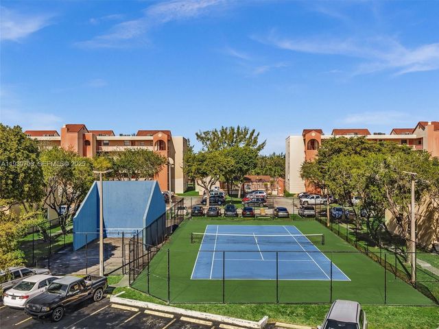 10241 NW 9th St Cir 204-5, Miami, FL 33172