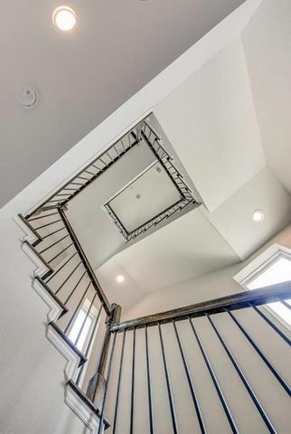 2314 Saint Charles Street C, Houston, TX 77004