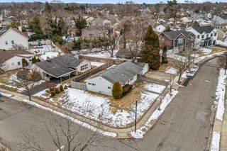 1 Virginia Road, Syosset, NY 11791