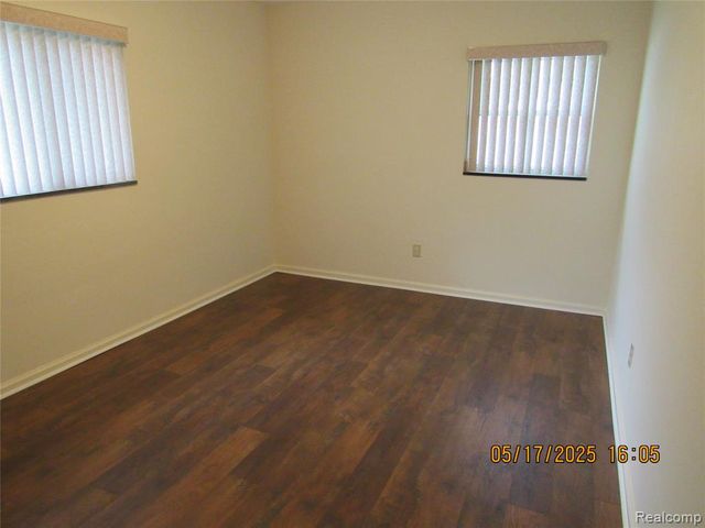 5962 Mcmillan Street, Dearborn Heights, MI 48127