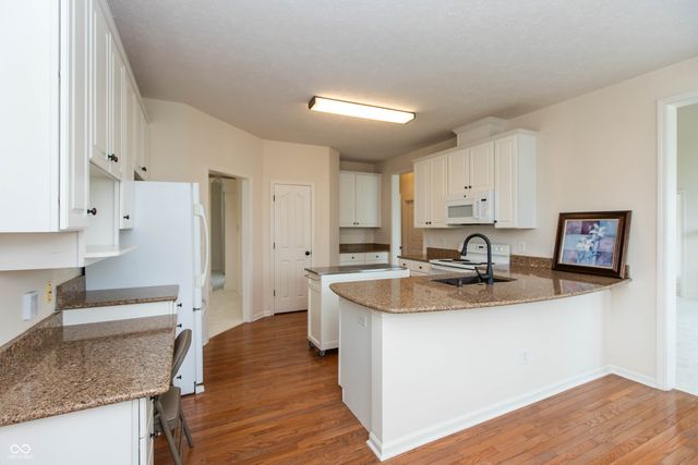 13883 Golden Saddle Court, Carmel, IN 46032
