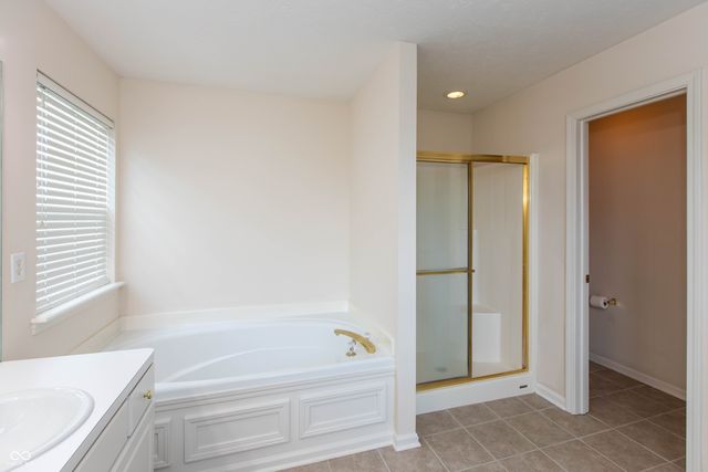 13883 Golden Saddle Court, Carmel, IN 46032