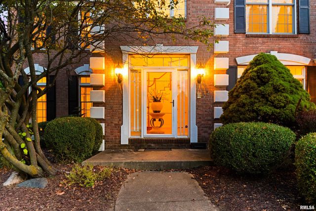 12 CRYSTAL Court, Morton, IL 61550