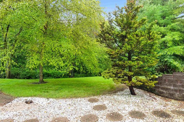 12 CRYSTAL Court, Morton, IL 61550