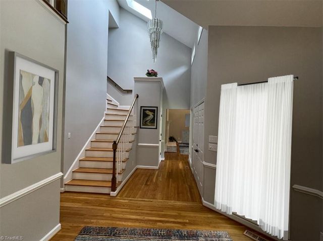 2528 Treetop Lane, Winston-salem, NC 27101