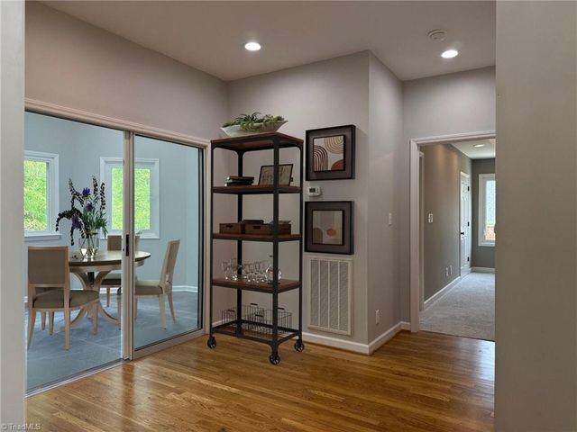 2528 Treetop Lane, Winston-salem, NC 27101