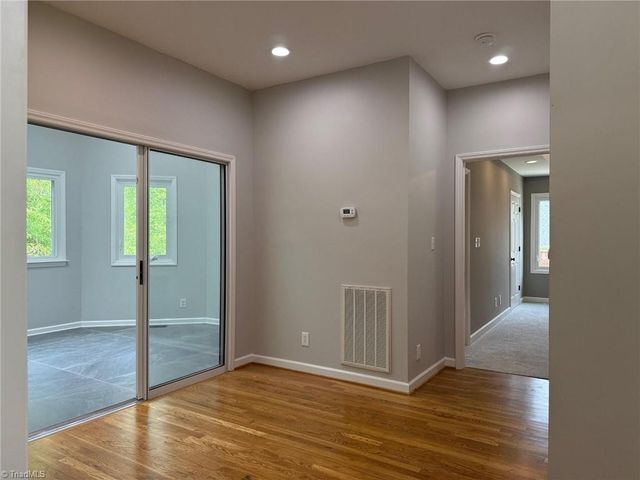 2528 Treetop Lane, Winston-salem, NC 27101