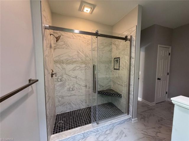 2528 Treetop Lane, Winston-salem, NC 27101