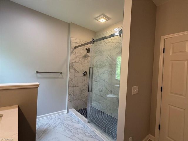 2528 Treetop Lane, Winston-salem, NC 27101