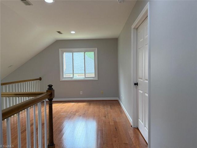 2528 Treetop Lane, Winston-salem, NC 27101