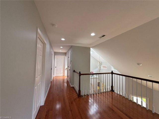 2528 Treetop Lane, Winston-salem, NC 27101