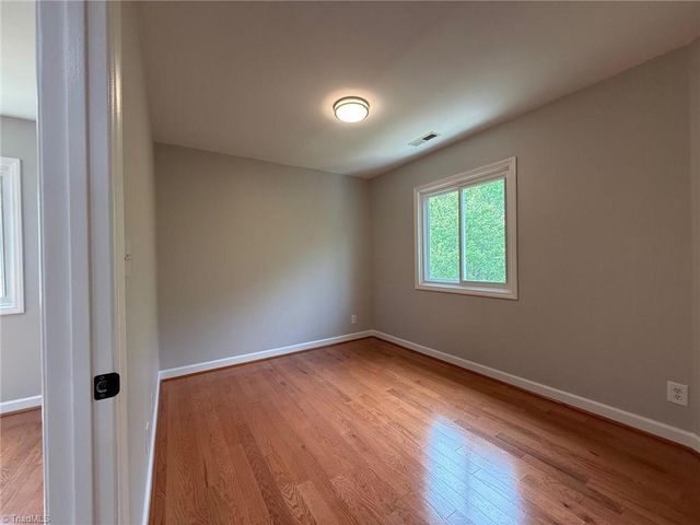 2528 Treetop Lane, Winston-salem, NC 27101