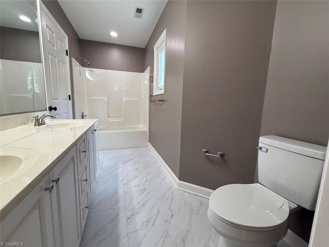 2528 Treetop Lane, Winston-salem, NC 27101