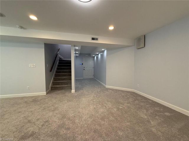 2528 Treetop Lane, Winston-salem, NC 27101