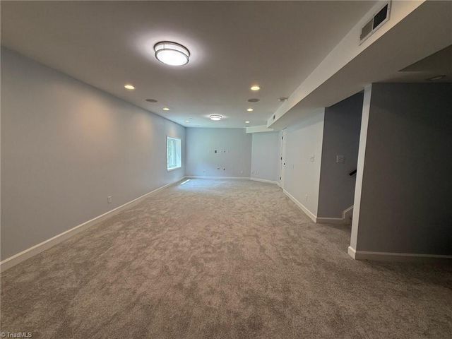 2528 Treetop Lane, Winston-salem, NC 27101