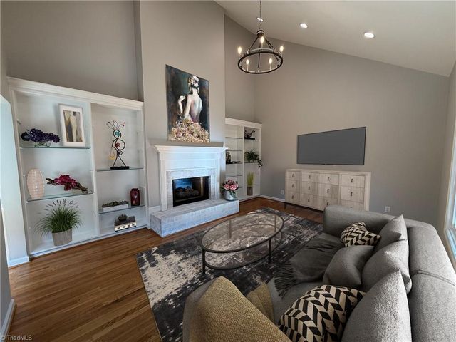 2528 Treetop Lane, Winston-salem, NC 27101