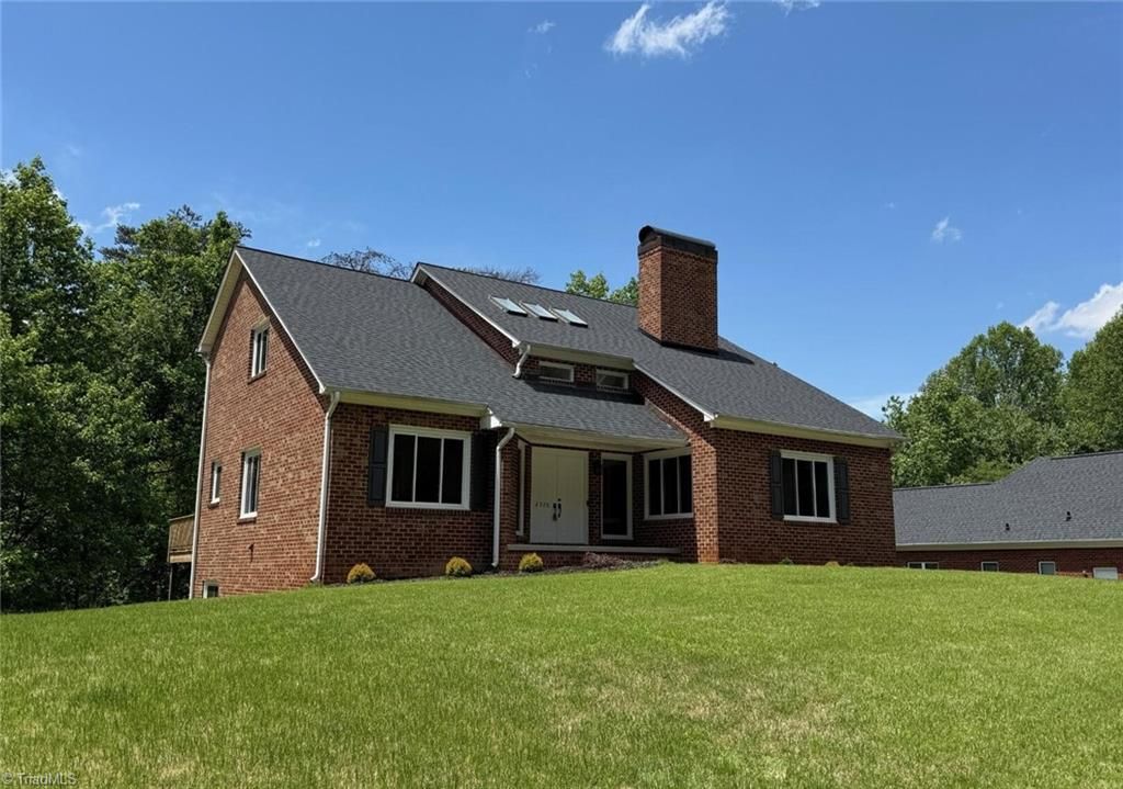 2528 Treetop Lane, Winston-salem, NC 27101