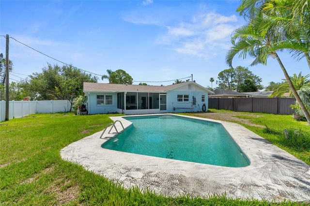 5830 VENETIAN BOULEVARD NE, St Petersburg, FL 33703