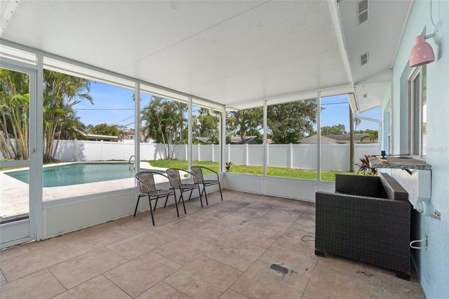 5830 VENETIAN BOULEVARD NE, St Petersburg, FL 33703