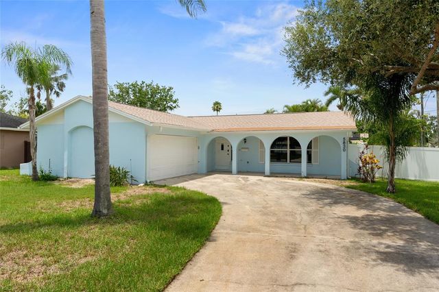 5830 VENETIAN BOULEVARD NE, St Petersburg, FL 33703