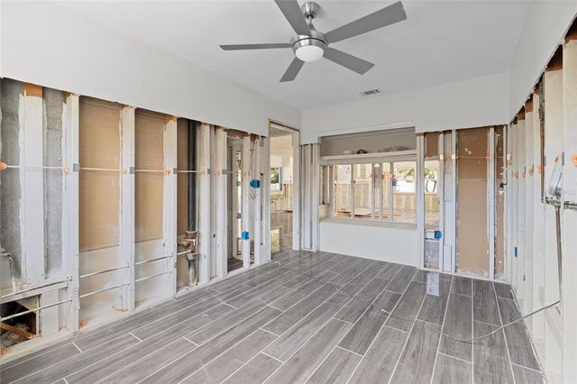 5830 VENETIAN BOULEVARD NE, St Petersburg, FL 33703