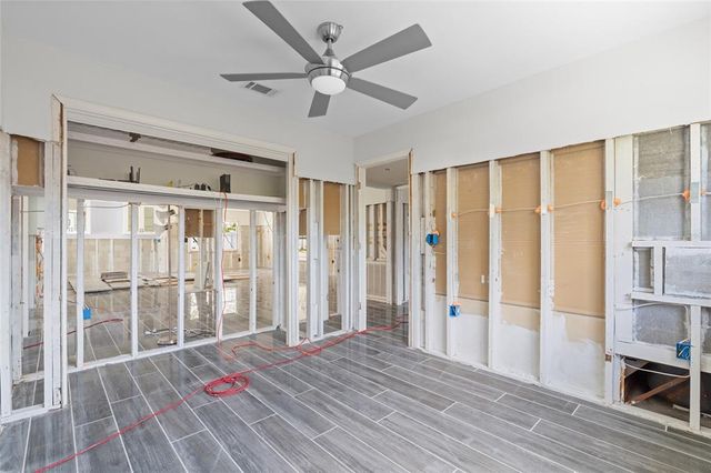 5830 VENETIAN BOULEVARD NE, St Petersburg, FL 33703