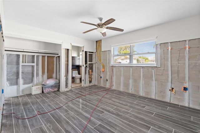 5830 VENETIAN BOULEVARD NE, St Petersburg, FL 33703