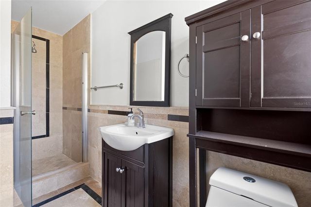 5830 VENETIAN BOULEVARD NE, St Petersburg, FL 33703