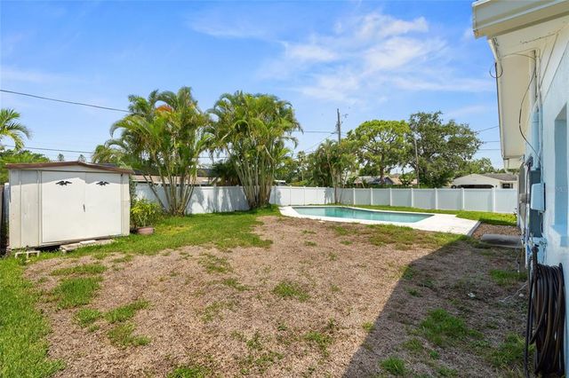 5830 VENETIAN BOULEVARD NE, St Petersburg, FL 33703