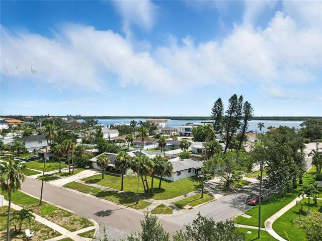 5830 VENETIAN BOULEVARD NE, St Petersburg, FL 33703